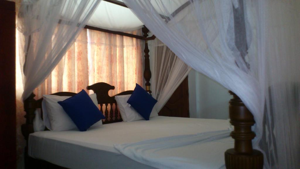 Ocean View Tourist Guest House At Negombo Beach Near The Airport ภายนอก รูปภาพ