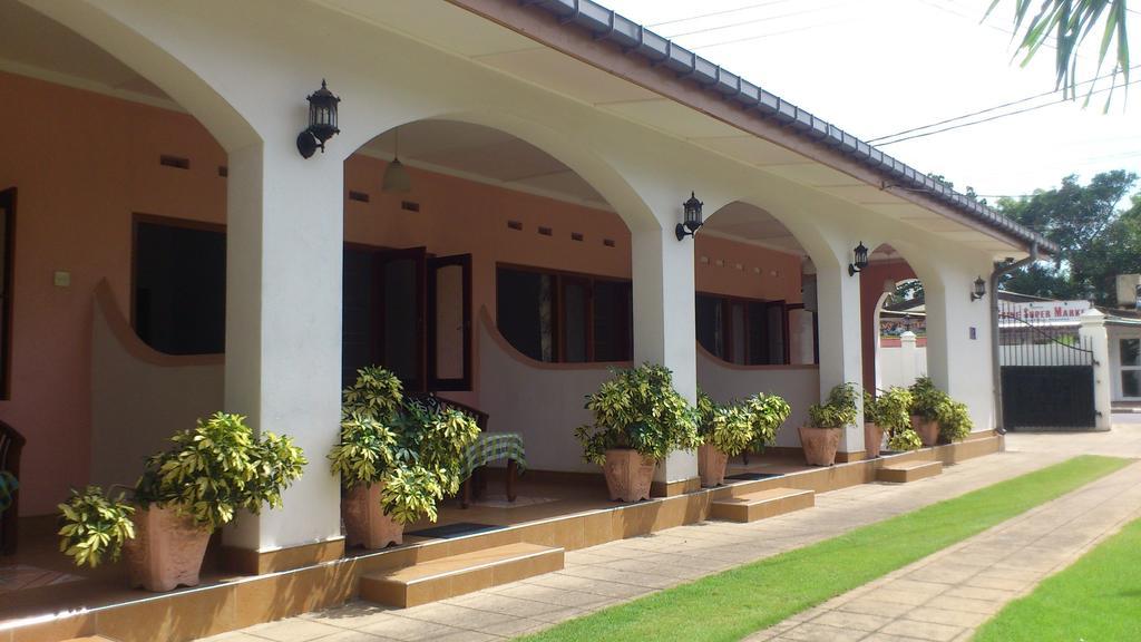 Ocean View Tourist Guest House At Negombo Beach Near The Airport ภายนอก รูปภาพ
