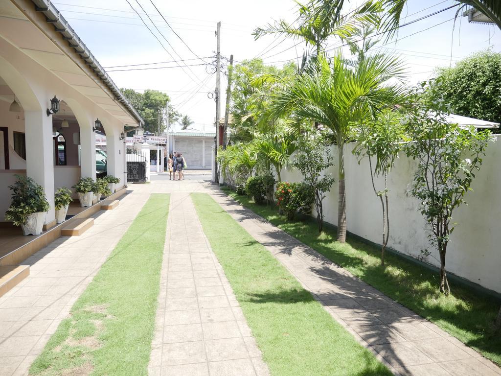 Ocean View Tourist Guest House At Negombo Beach Near The Airport ภายนอก รูปภาพ