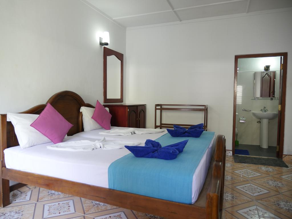Ocean View Tourist Guest House At Negombo Beach Near The Airport ภายนอก รูปภาพ