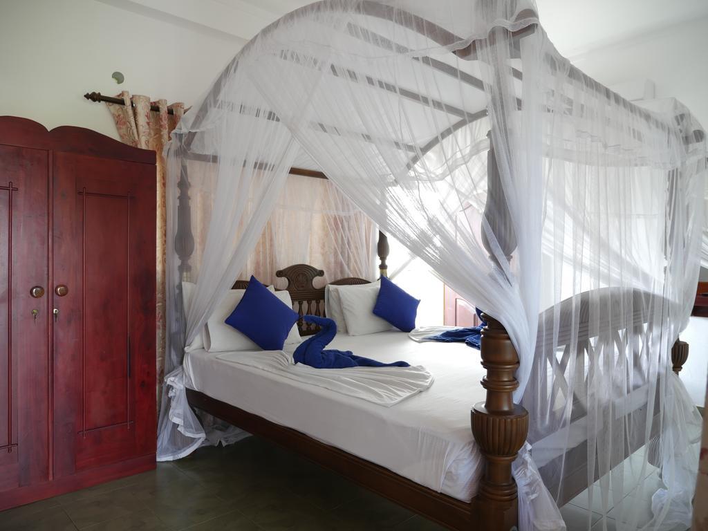 Ocean View Tourist Guest House At Negombo Beach Near The Airport ภายนอก รูปภาพ