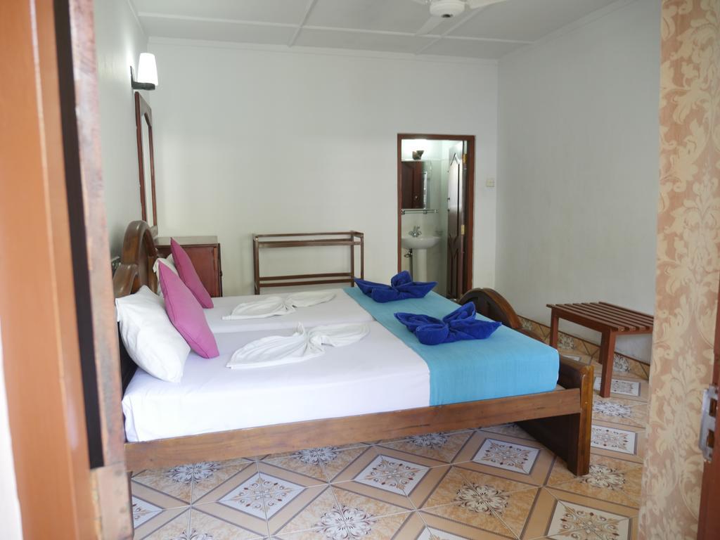 Ocean View Tourist Guest House At Negombo Beach Near The Airport ภายนอก รูปภาพ