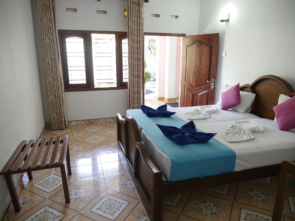 Ocean View Tourist Guest House At Negombo Beach Near The Airport ภายนอก รูปภาพ